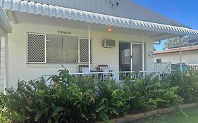 Bare Foot & Beachy On Binya! Pet Friendly House